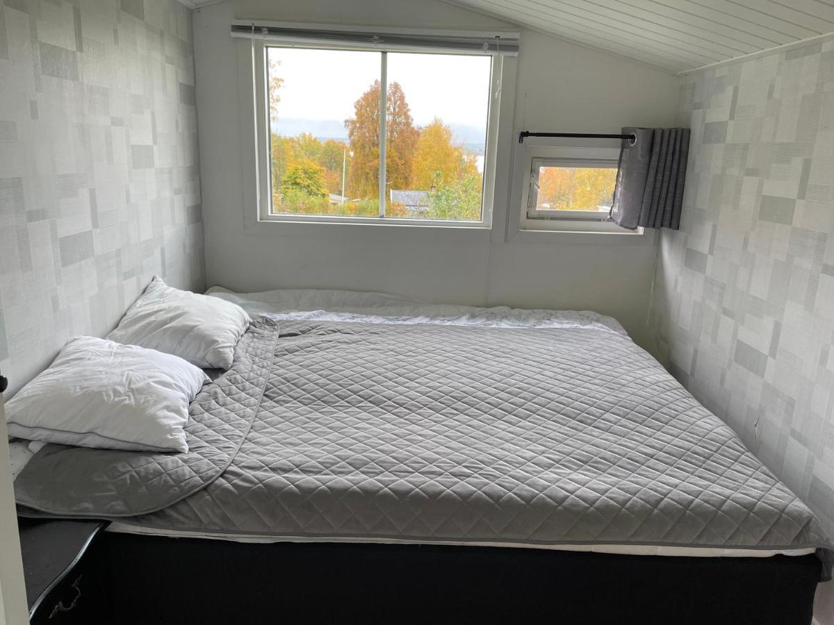 Two Small Guest Houses By Lake Rent Out As One 효 외부 사진
