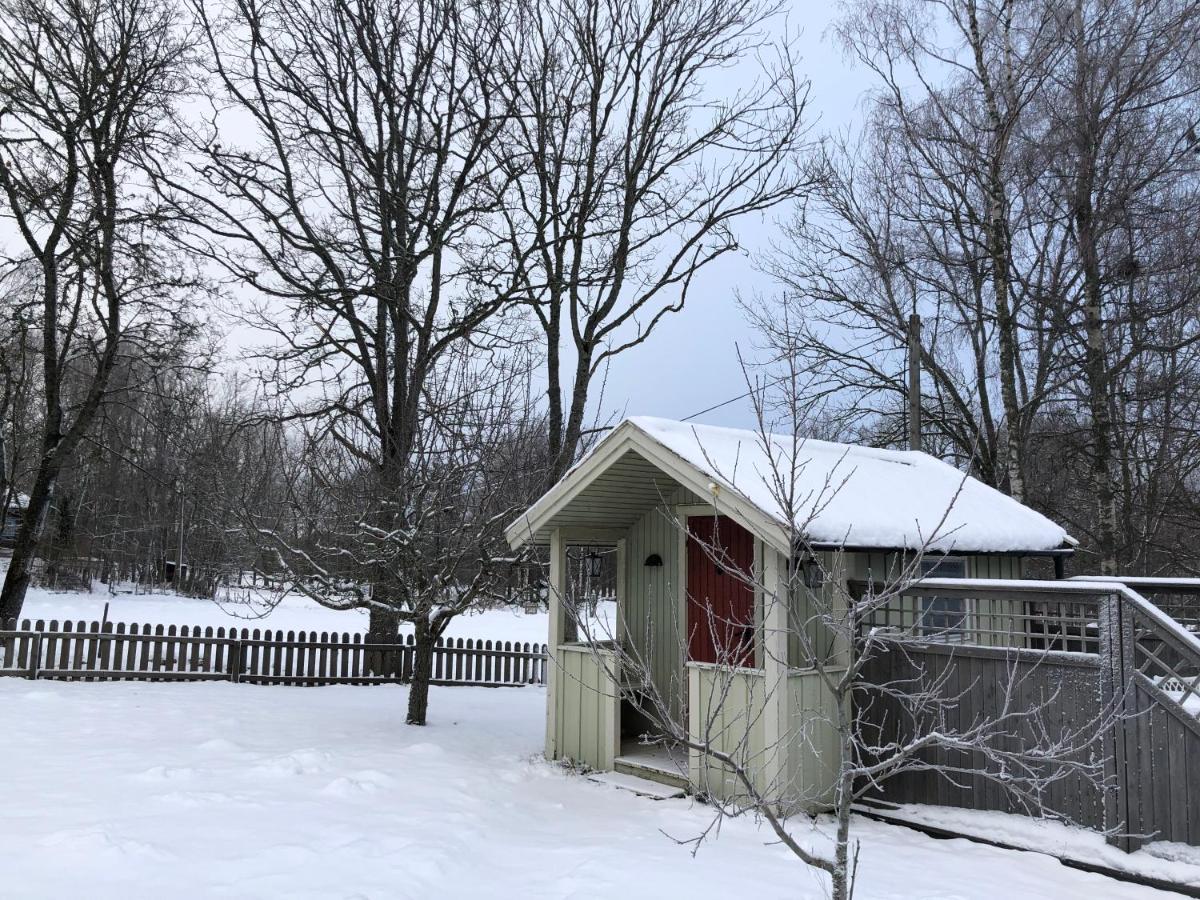 Two Small Guest Houses By Lake Rent Out As One 효 외부 사진